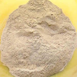 Prepare the flour and cocoa mixture