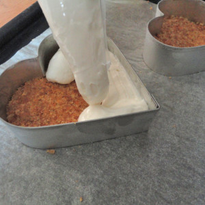 Make a second layer with a pastry sack