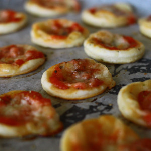 Puff pastry pizzas