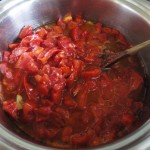 Vorbereiten Sie die Tomatensauce