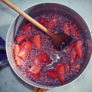 Strawberries in the pan