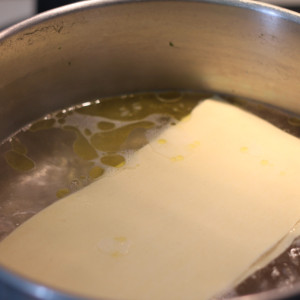 Die Lasagne blanchieren