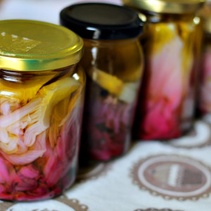 Sweet and sour radicchio preserved in oil